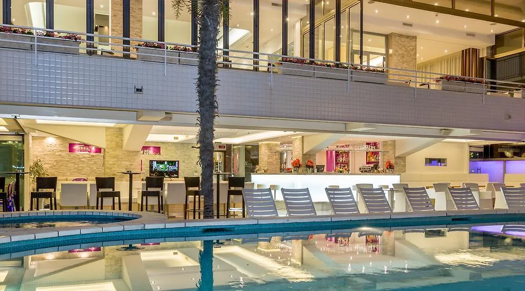 Hotel Rivamare Lido di Jesolo 4*,