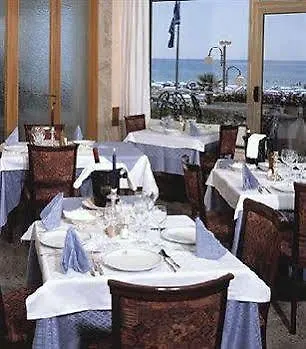 Hotel Rivamare Lido di Jesolo 4*,